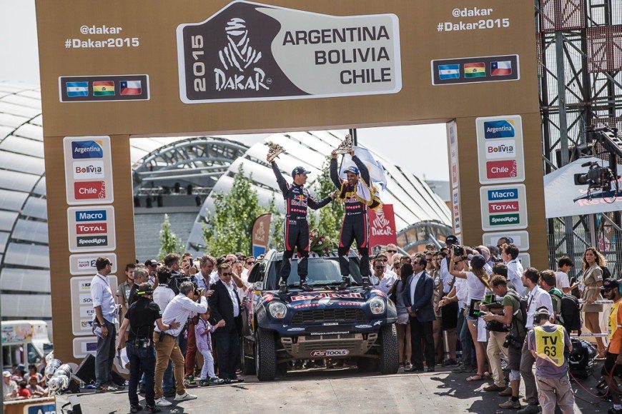dakar-2015-etapa-13-llegada-final-buenos-aires-argentina-red-bull-mini-all4-racing-nasser-al-attiyah-matthieu-baumel-9